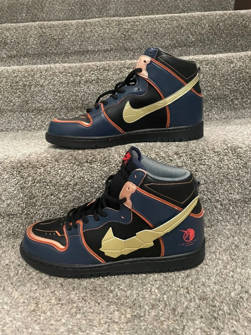 Nike gundam dunk